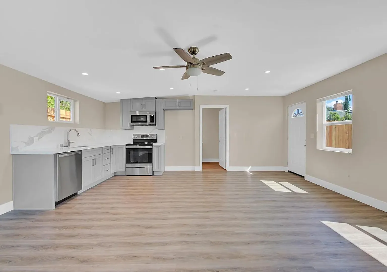 New Build! Beautifully Designed Mini Home — Photo 1