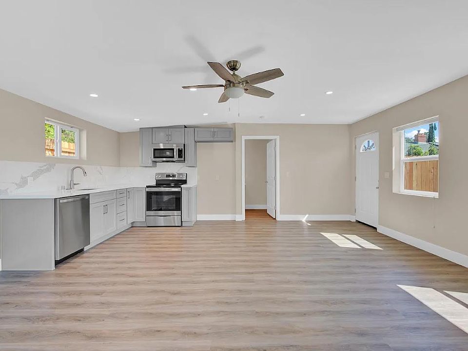 1st image of 105B Laurel St