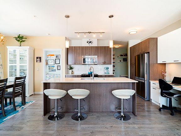 2nd image of 617 Smith Ave #215
