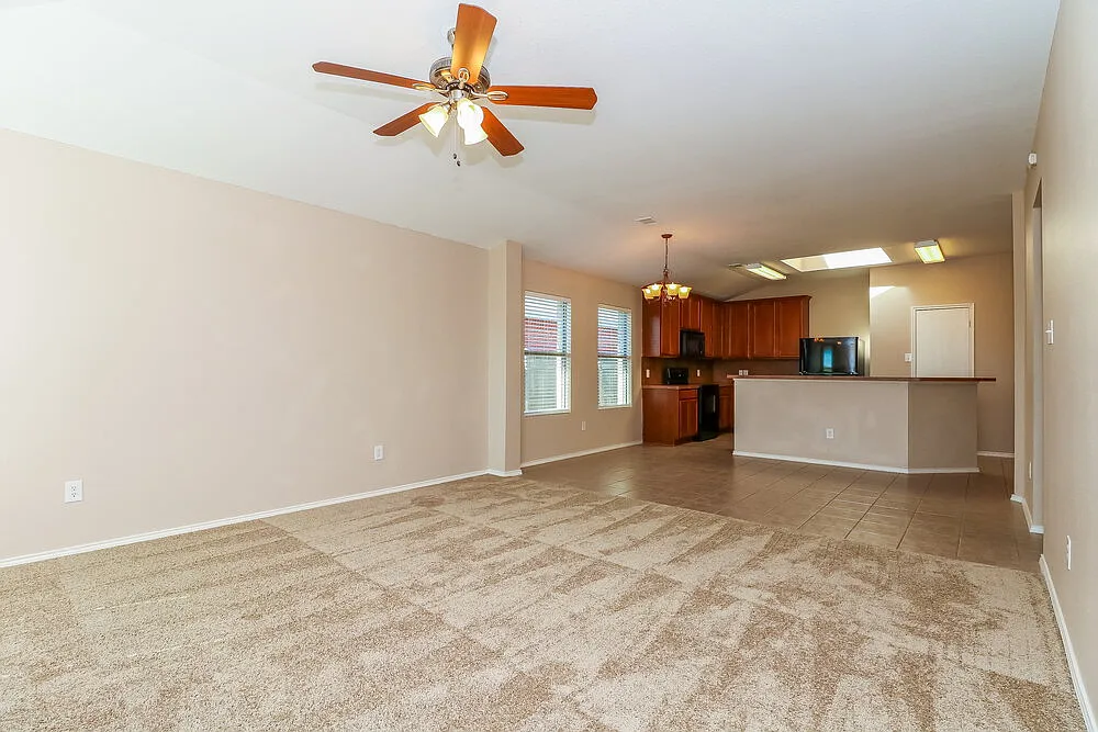 3 bed, 2.0 bath, 1806 sqft, $2,485 — Photo 2