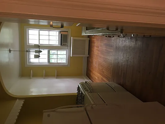 Rented by SRG Real Estate Inc.  | media 1