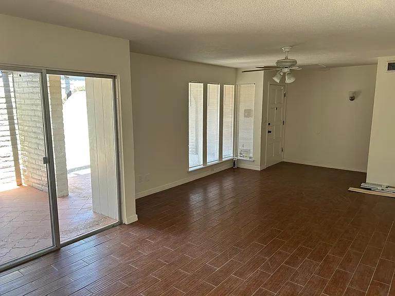 6644 Mariposa Dr — Photo 29