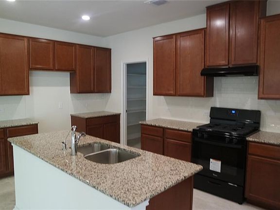 2nd image of 1621 Uhland Dr