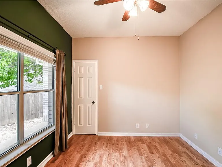 1706 Chino Cv — Photo 20