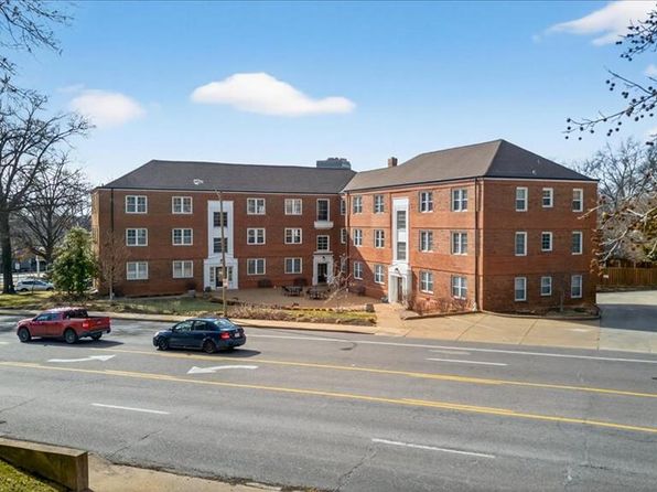 923 S Hanley Rd APT C