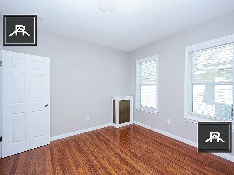 17 Saunders St #15 — Photo 6