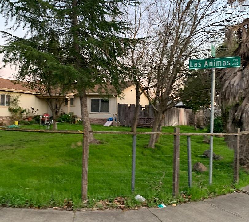 2nd image of 300 Las Animas Cir