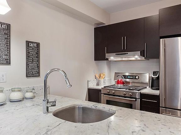 4th image of 264 Cumberland St APT 1