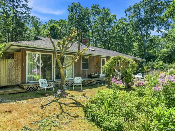50 Barnes Hole Road, East Hampton, NY 11937
