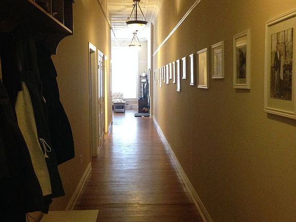 5th image of 922 Main St APT 305
