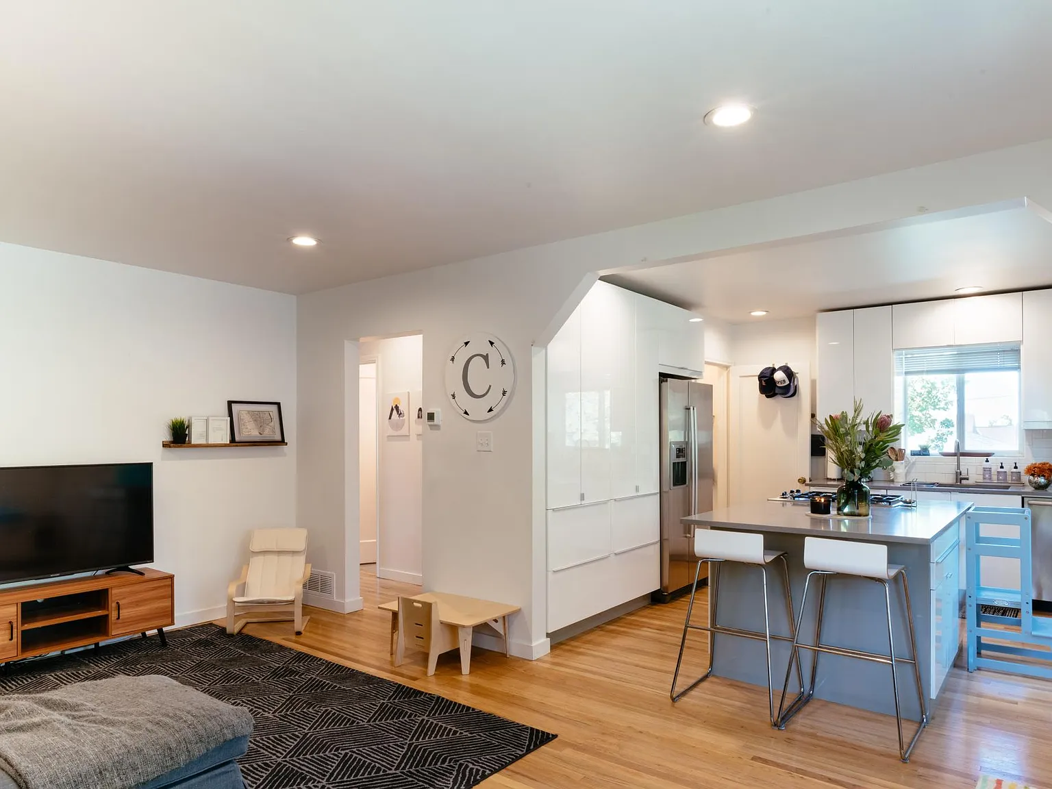 1382 E Emerson Ave — Photo 3