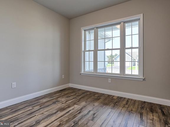 5th image of 18 Rolling Meadow Rd