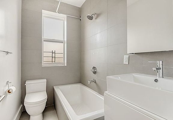 3rd image of 58 Linden Blvd APT 6F