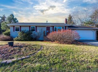 337 Lakeview Dr, Saint John, NB E2J3M9