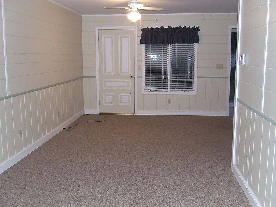 Spacious dining/living area