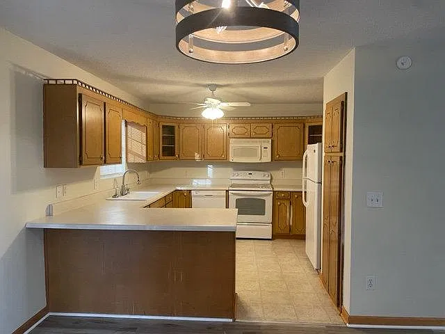3 bed, 1760 sqft, $2,000 — Photo 4