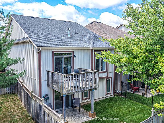 2nd image of 10 Canterbury Cir