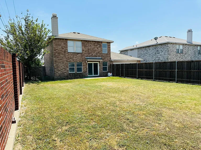 765 Lowe Dr — Photo 24