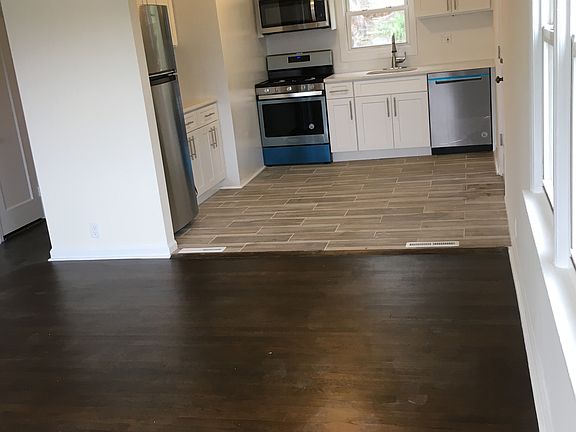 4th image of 49 Sweetfield Cir