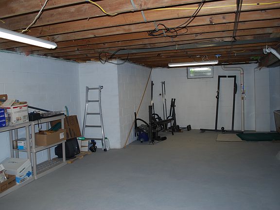 3rd image of 3468 Michael Dr