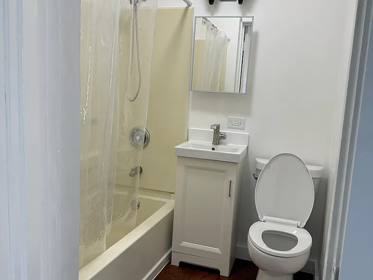 1111 Cedar St #5 — Photo 5