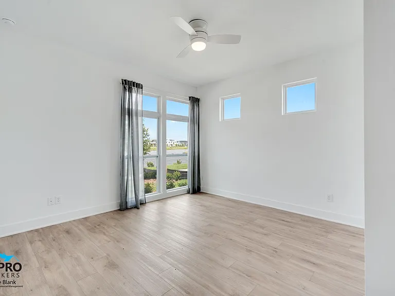 2956 Scout St — Photo 21