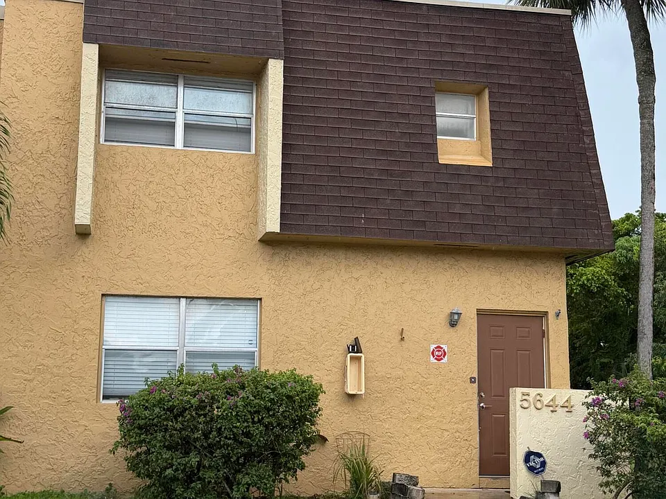 5644 Blueberry Ct #11