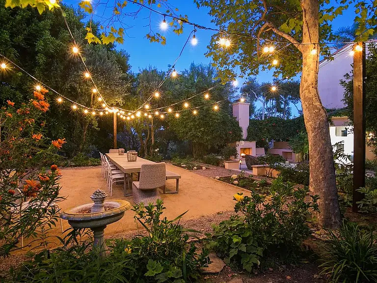 Who doesn't love string lights and the lush outdoors?