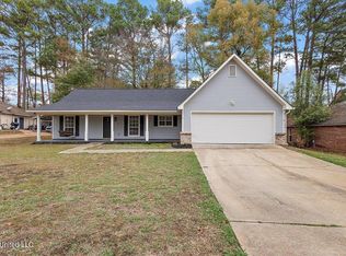 134 Bellegrove Cir, Brandon, MS 39047