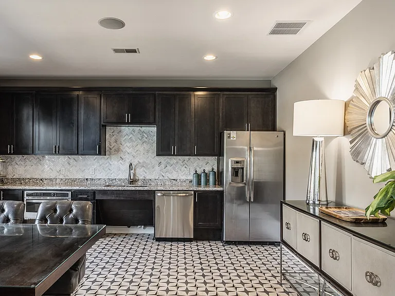 Bella Vista Apartments — Photo 27