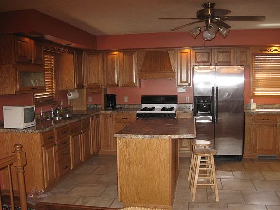 4th image of 27654 Pruden Ave