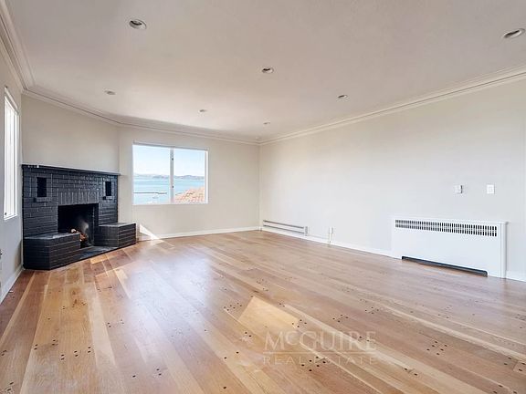 5th image of 2448 Hyde St