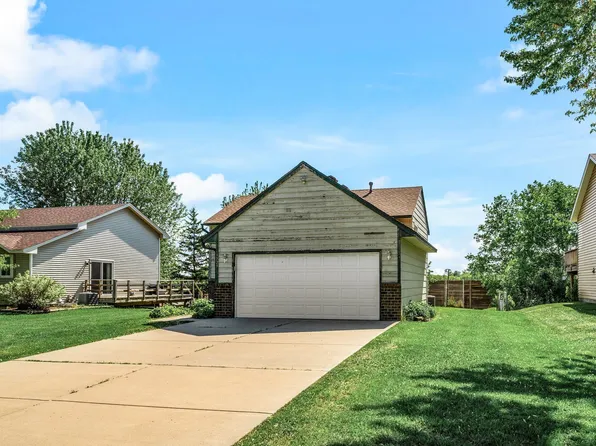 3729 Hamlet Ave N, Oakdale, MN 55128