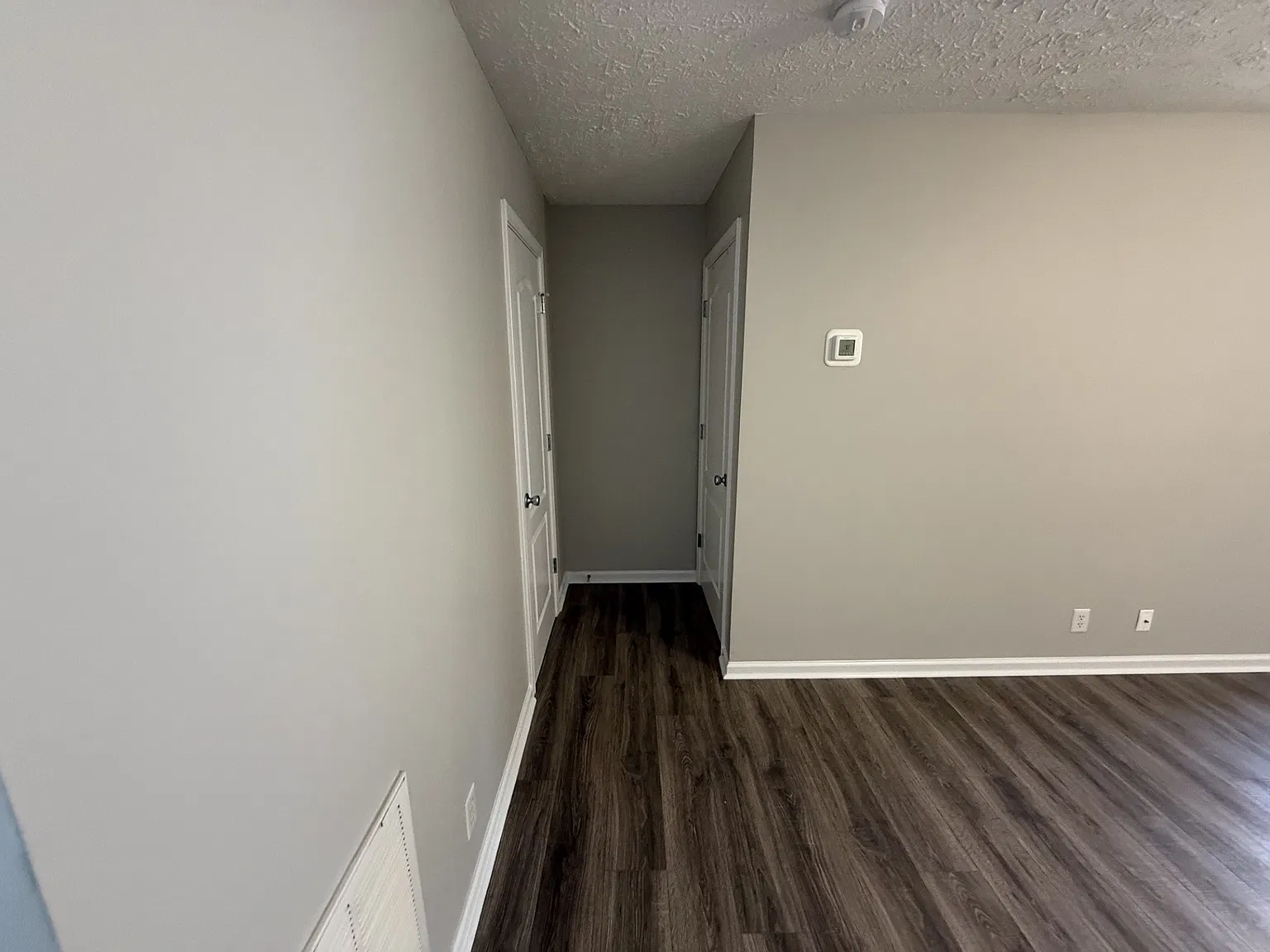 951 Seven Oaks Boulevard - 1 — Photo 2