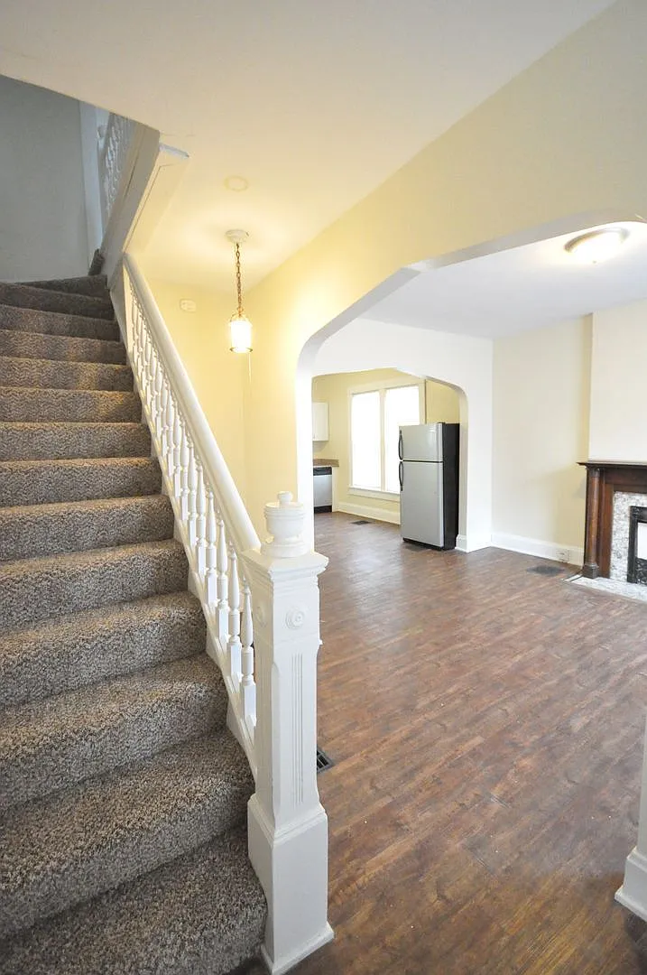 3 bed, 1.0 bath, $1,795 — Photo 2