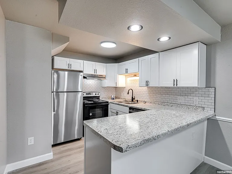 821 Security Dr — Photo 28