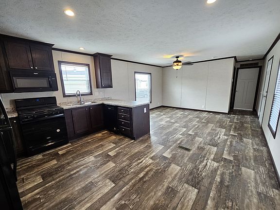 2nd image of 46000 Geddes Rd #515