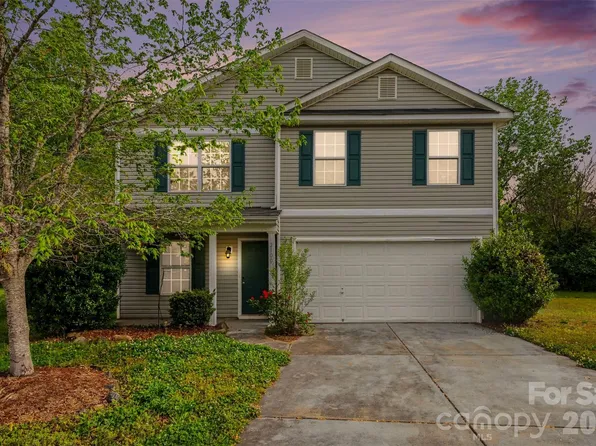 2100 Cranberry Woods Ct, Charlotte, NC 28208