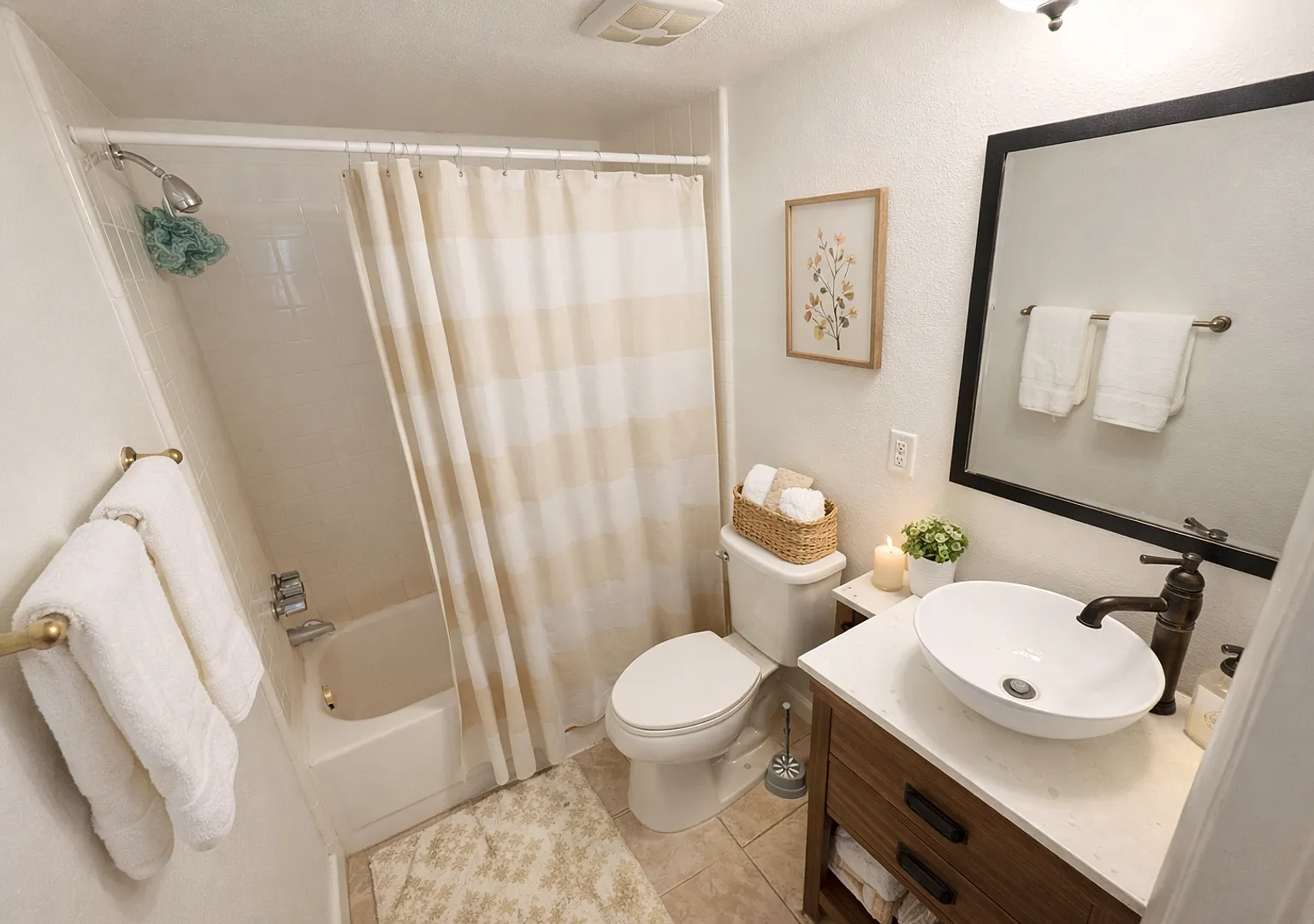 True 1 Bedroom Overlooking Doak Campbell — Photo 4