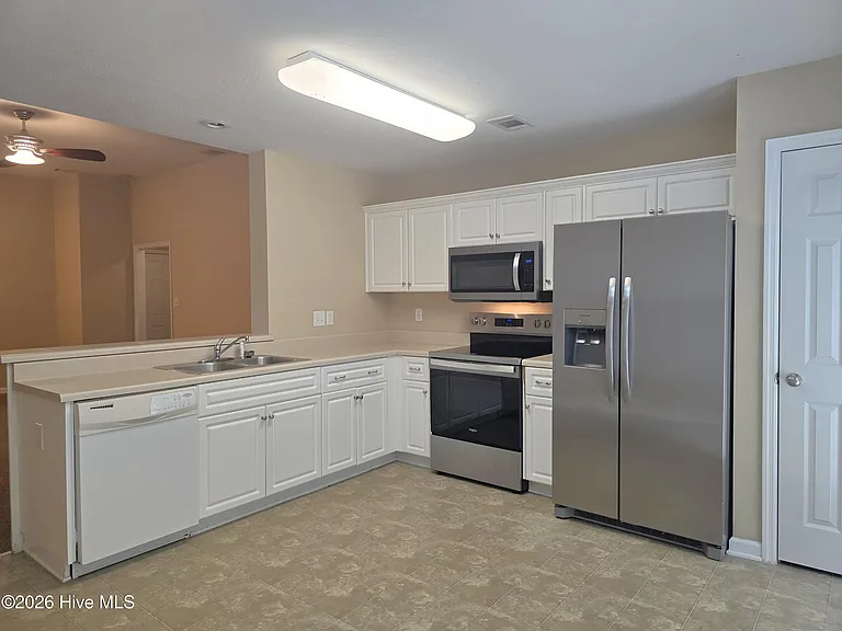 2918 Carey Ct — Photo 6