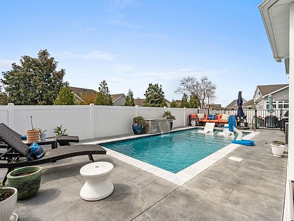 4th image of 354 Mikita Dr.
