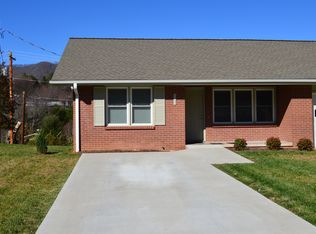 138 Lowell St, Waynesville, NC 28786