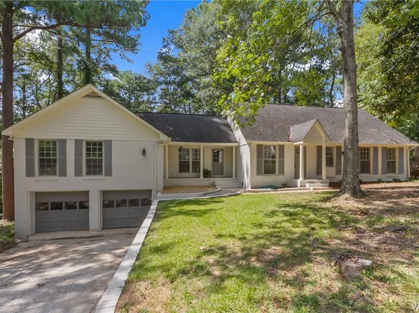 3126 Pin Oak Dr, Tuscaloosa, AL 35405