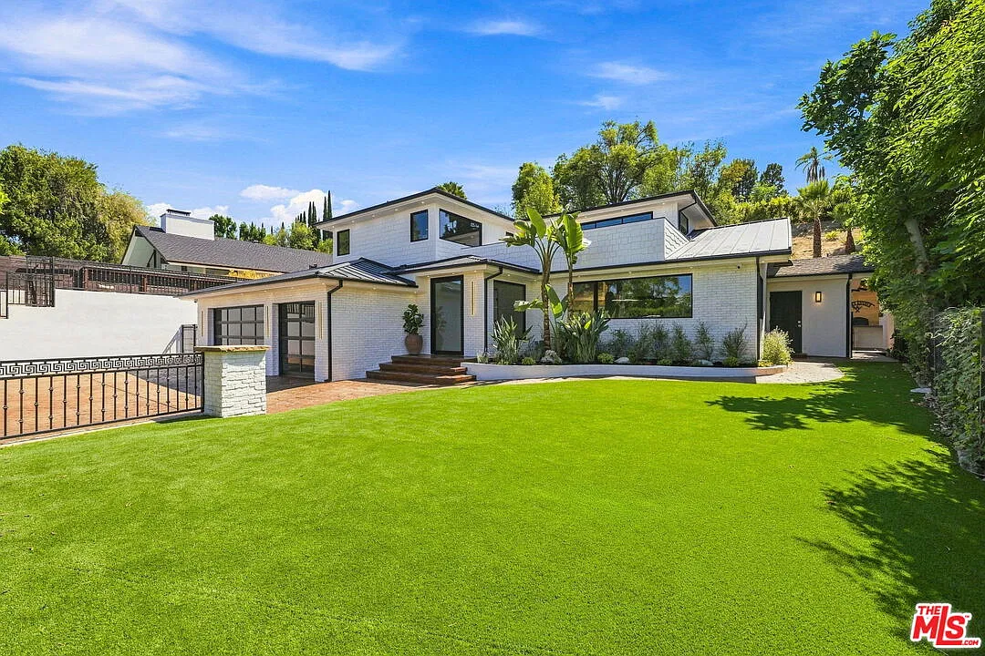5 bed, 5.5 bath, 4445 sqft, $19,500 — Photo 1