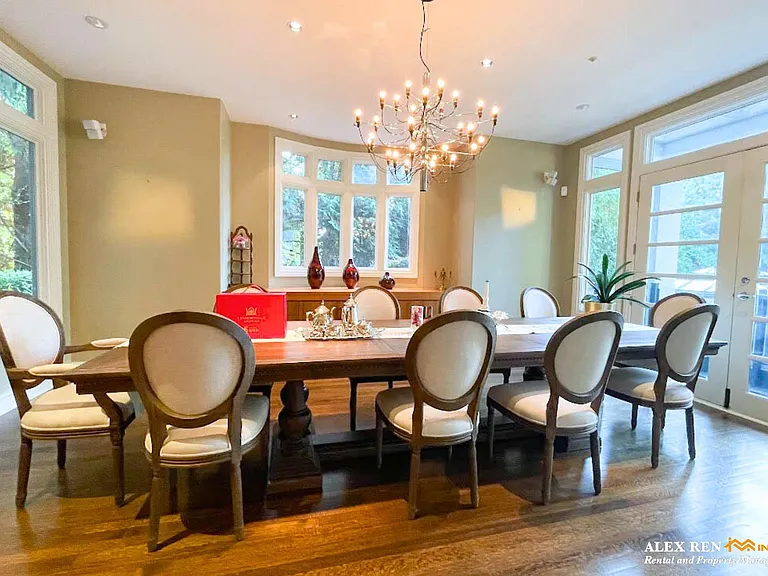 2838 SW Marine Dr — Photo 6