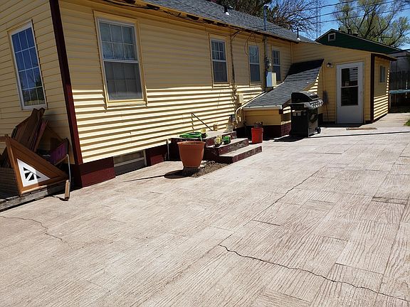 3rd image of 1005 N 1st St