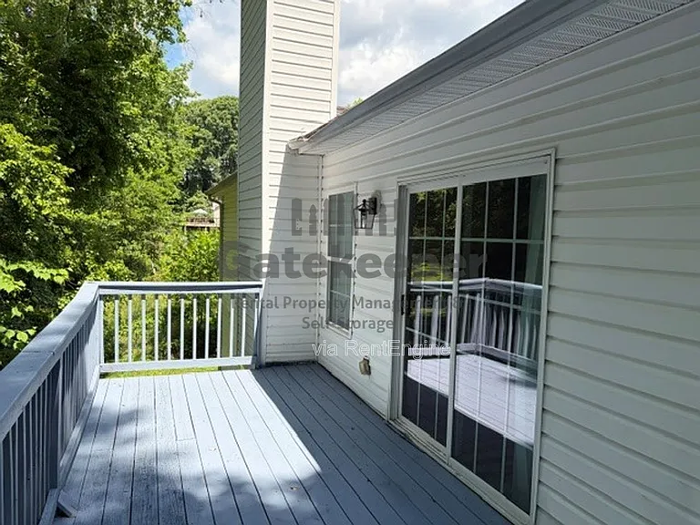 3161 Glen Hollow Dr — Photo 15