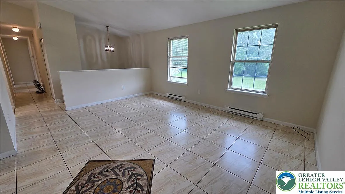 3 bed, 2.5 bath, 1898 sqft, $2,700 — Photo 4