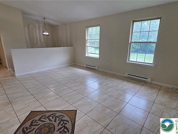 4th image of 481 Savage Rd