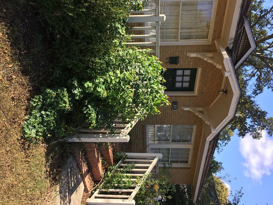 2nd image of 801 Missouri Ave